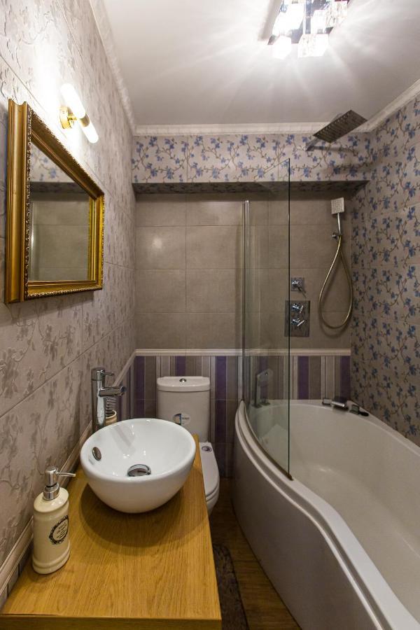 Австрійська Квартира В Центрі На Вулиці Михальчука 5 Leópolis Exterior foto